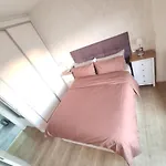 Apartment Glorious Sunny Penthouse Near The Barcelona