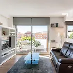 Apartment Glorious Sunny Penthouse Near The