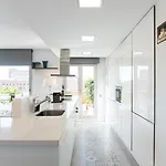 Apartment Glorious Sunny Penthouse Near The Barcelona