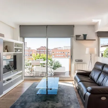 Apartment Glorious Sunny Penthouse Near The