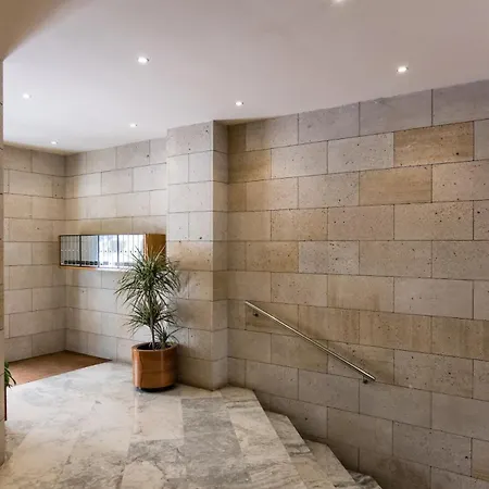 Glorious Sunny Penthouse Near The Apartment *
