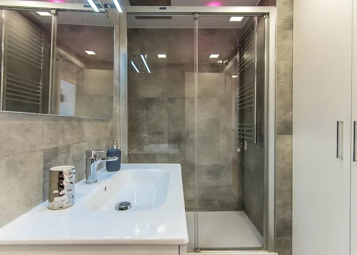 Glorious Sunny Penthouse Near The *