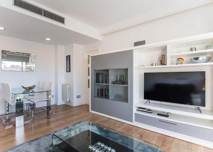 Апартаменты Glorious Sunny Penthouse Near The Барселона