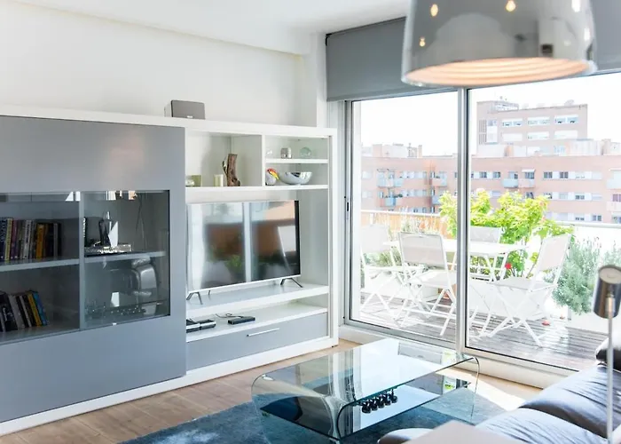 Glorious Sunny Penthouse Near The Барселона
